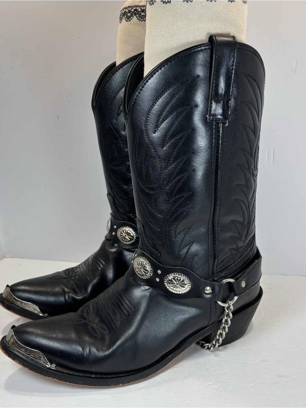 Laredo Tallahassee Black Leather Wing Tip Cowboy Boots Conchos 10 D Style # 6770